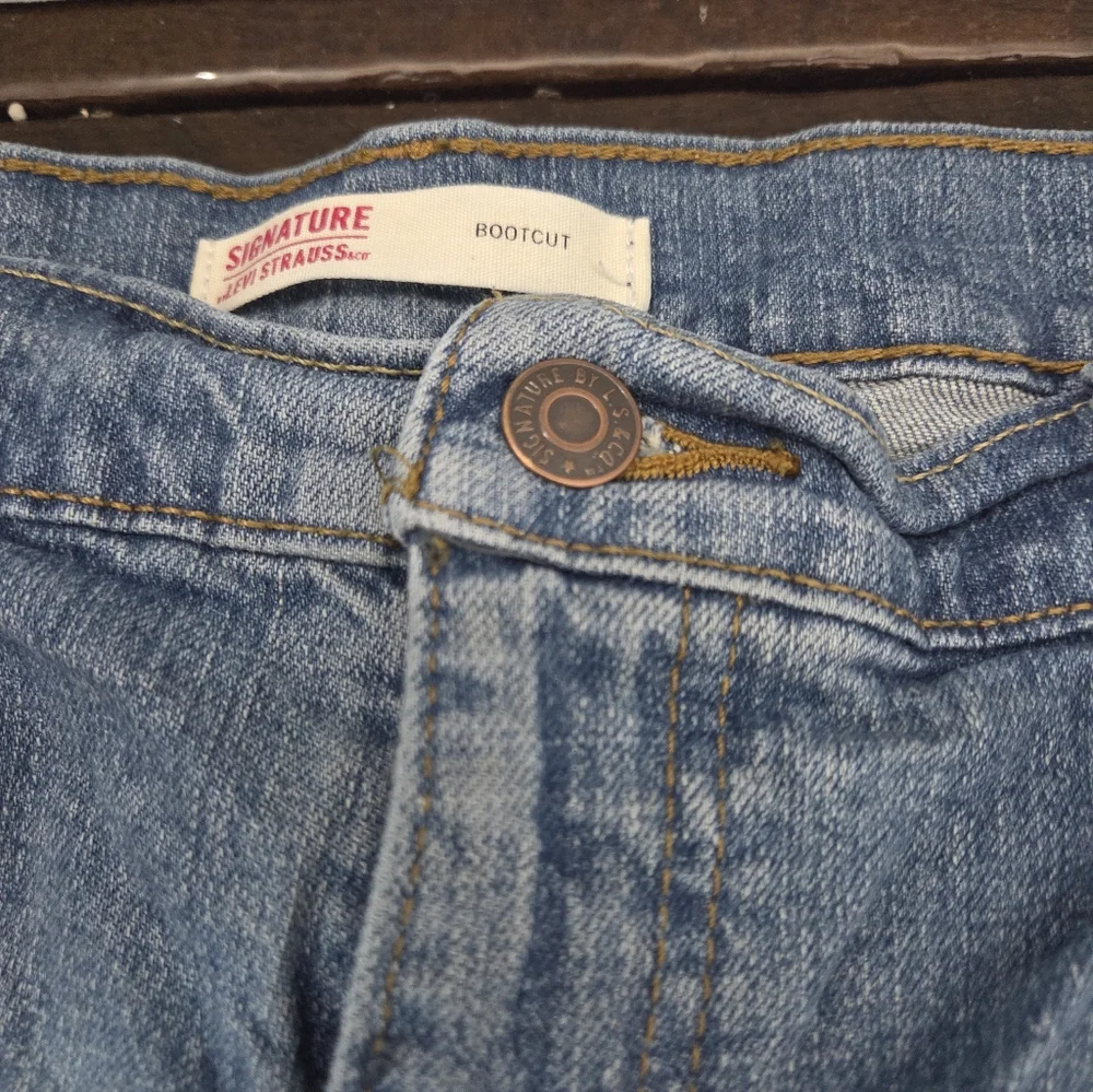 Levi's Classic Blue Mens Bootcut Jeans In Size 38 X 32